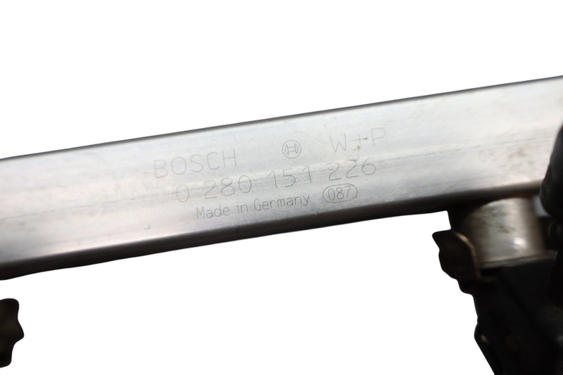 Load image into Gallery viewer, 03-19 Maserati Quattroporte M139 Left Side Fuel Injector Rail With Injector Oem