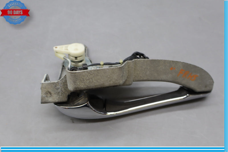 Load image into Gallery viewer, 03-13 Maserati Quattroporte M139 Front Right Side Exterior Door Handle Oem