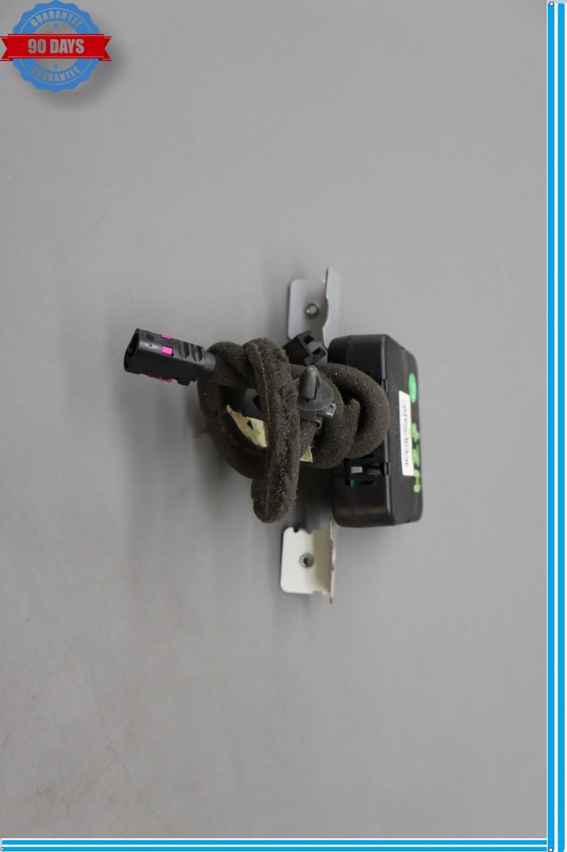 Load image into Gallery viewer, 15-20 Hyundai Genesis Center Dash Navigation GPS Antenna Receiver Module Oem