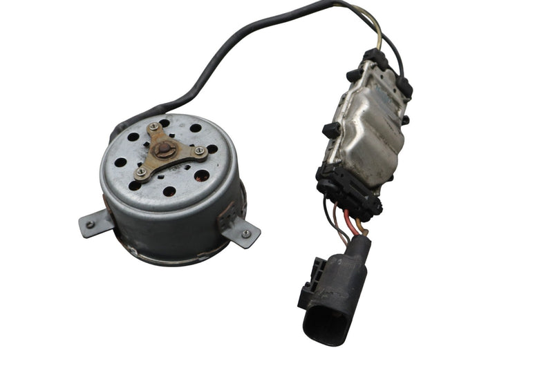 Load image into Gallery viewer, 08-17 Mercedes W204 C250 C350 E350 Engine Radiator Cooling Motor Oem