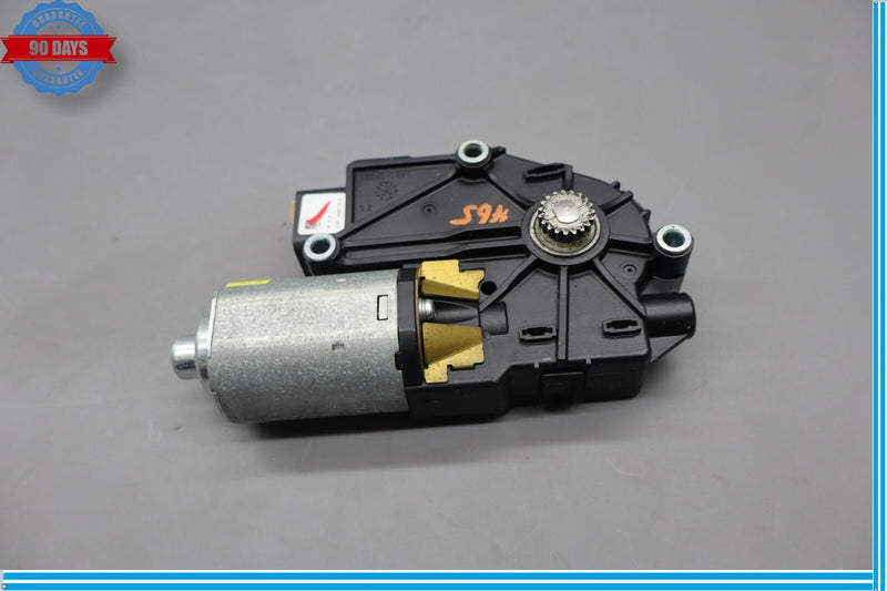 Load image into Gallery viewer, 06-13 Mercedes W251 R350 ML550 Panoramic Sunroof Sun Roof Motor 1648201442 Oem