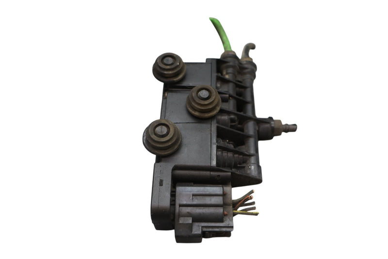 Load image into Gallery viewer, 06-13 Land Rover Range Rover Sport Air Suspension Valve Block EAS Oem