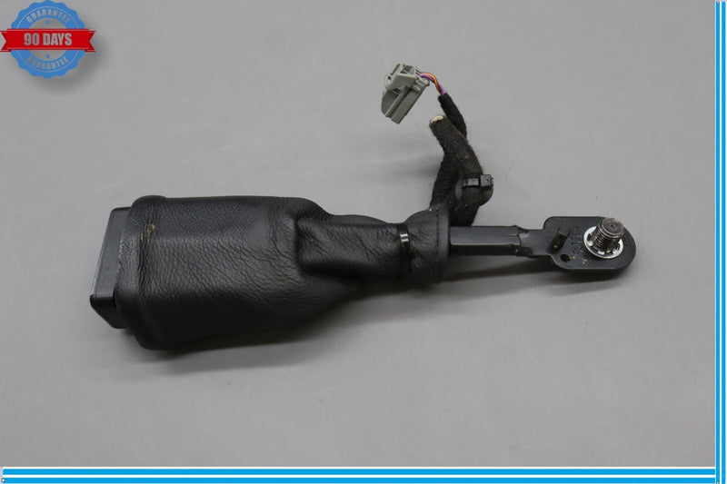Load image into Gallery viewer, 14-22 Maserati Quattroporte Front Right Passenger Side Seat Belt Buckle Oem