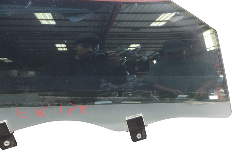 Load image into Gallery viewer, 07-13 Mercedes S400 S550 Front Right Passenger Side Door Window Glass Oem