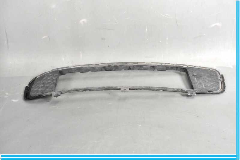 Load image into Gallery viewer, 07-10 BMW X5 E70 Front Bumper Filler Lid Closed Oem
