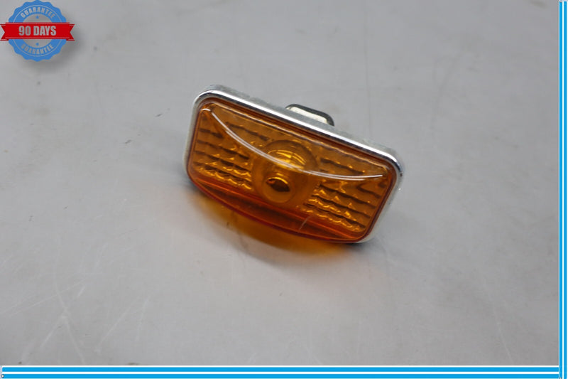Load image into Gallery viewer, 03-09 HUMMER H2 Rear Center Clearance Marker Lamp Light Lens Oem
