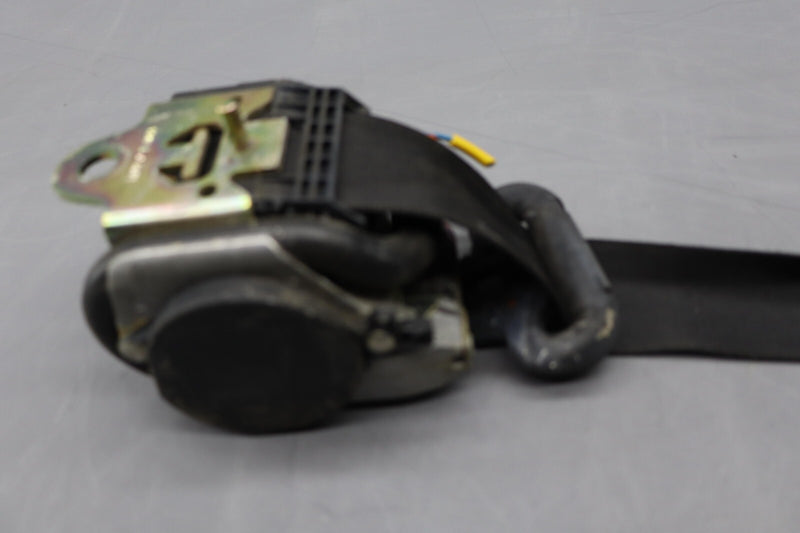 Load image into Gallery viewer, 97-04 Porsche Boxster 911 Front Right Seat Belt Seatbelt Retractor Black Oem