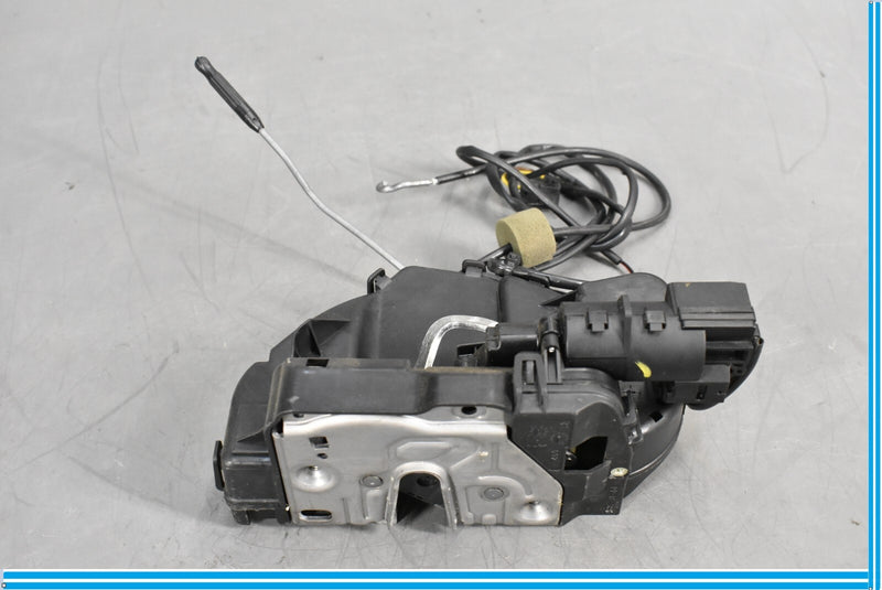 Load image into Gallery viewer, 06-11 Mercedes CLS550 W219 Rear Right Passenger Side Exterior Door Lock Oem