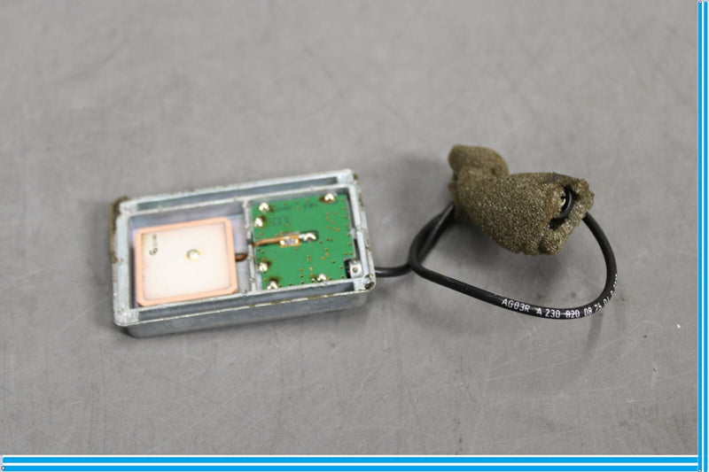 Load image into Gallery viewer, 03-12 Mercedes SL550 Windshield Command GPS Radio Antenna Receiver Module Oem