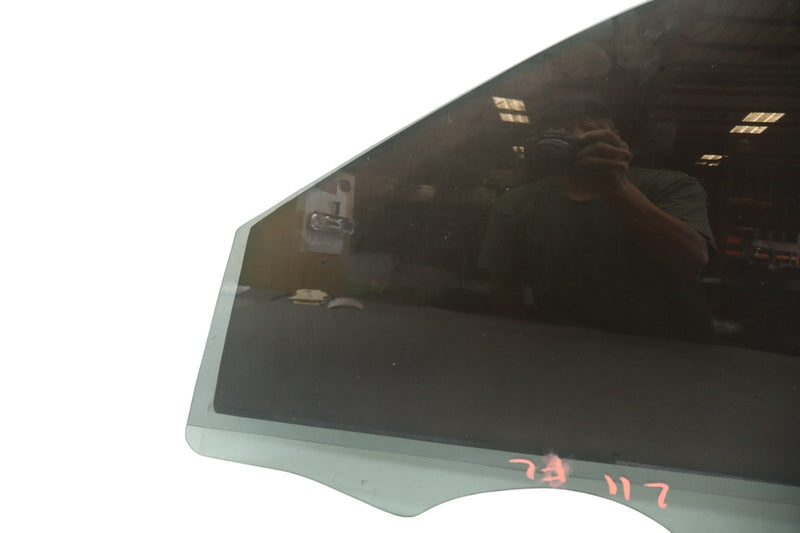 Load image into Gallery viewer, 17-19 Alfa Romeo Giulia Front Left Driver Side Door Window Auto Glass Oem