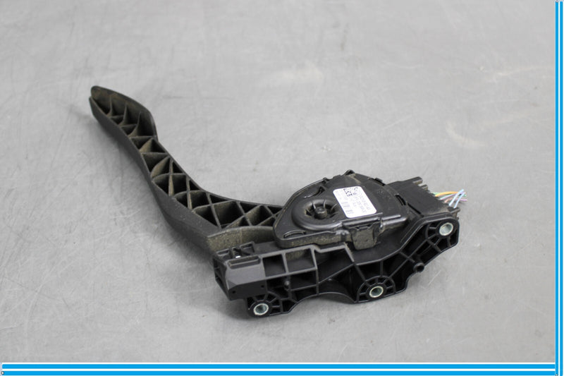 Load image into Gallery viewer, 09-15 Jaguar X250 XF XFR Gas Accelerator Pedal W/Pad 9X239F832AA Oem