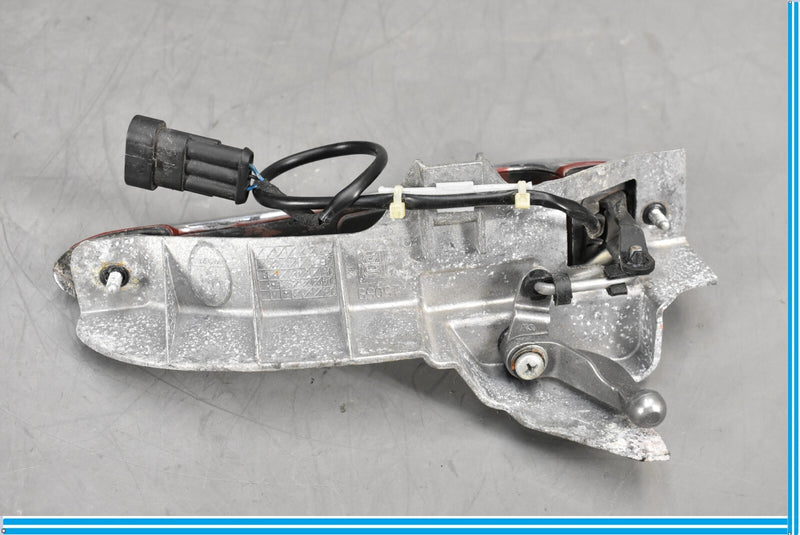 Load image into Gallery viewer, 05-08 Maserati Quattroporte M139 Rear Left Side Exterior Door Lock Handle Oem