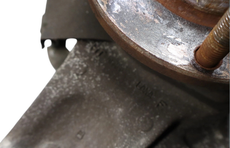 Load image into Gallery viewer, 04-13 Cadillac XLR Front Right Passenger Side Steering Spindle Wheel Knuckle Oem