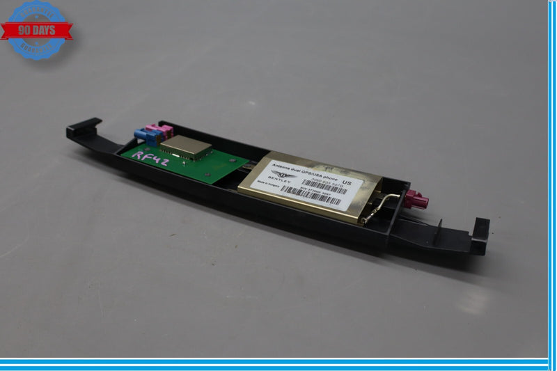 Load image into Gallery viewer, 03-12 Bentley Continental Flying Spur GPS Phone Antenna 3W0035507B Oem