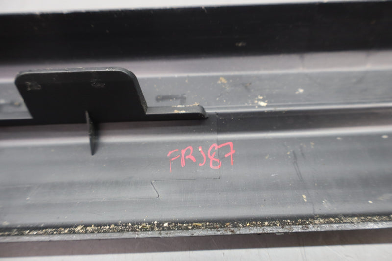 Load image into Gallery viewer, 10-18 Mercedes CLS550 E350 Front Right Door Sill Scuff Plate Trim Cover Oem