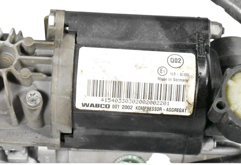 Load image into Gallery viewer, 00-11 Mercedes W219 CLS500 CLS55 AMG Air Airmatic Suspension Compressor Pump Oem