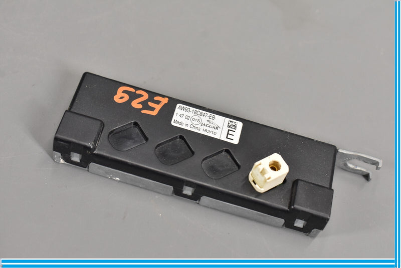 Load image into Gallery viewer, 11-19 Jaguar XJ X351 Rear Left Driver Side Antenna Amplifier Receiver Oem