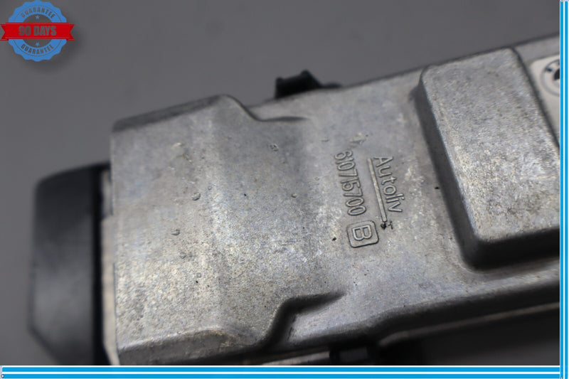 Load image into Gallery viewer, 09-15 BMW 740i 750i F01 F02 Front Right Side Seat Belt Retractor Module Oem