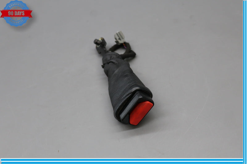 Load image into Gallery viewer, 14-22 Maserati Quattroporte M156 Front Left Driver Side Seat Belt Buckle Oem