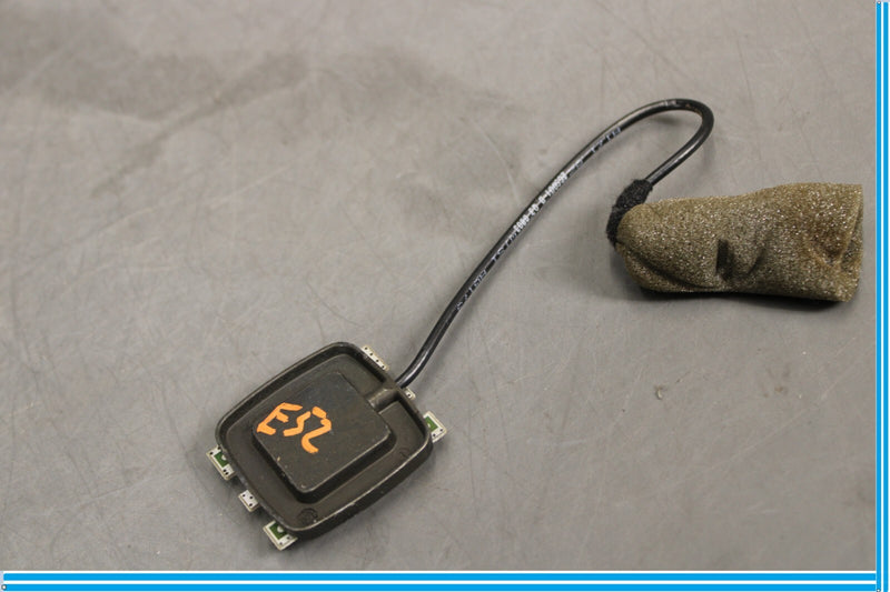 Load image into Gallery viewer, 05-11 Mercedes SLK280 SLK300 Navigator GPS Windshield Antenna Oem
