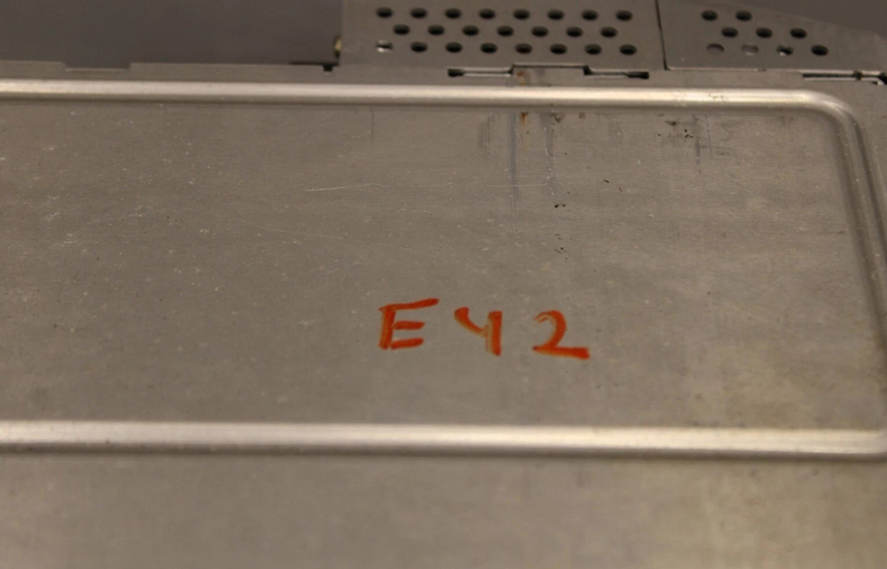 Load image into Gallery viewer, 04-10 BMW 645Ci Center Audio Radio CD Changer Magazine Assembly 65129131850 Oem