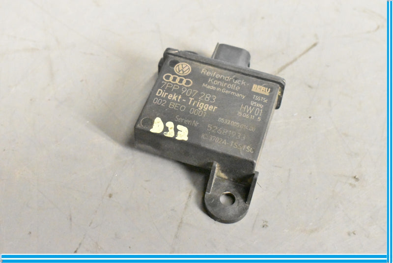 Load image into Gallery viewer, 11-18 Porsche Cayenne Tire Pressure Monitor Sensor Module TPMS 7PP907283 Oem