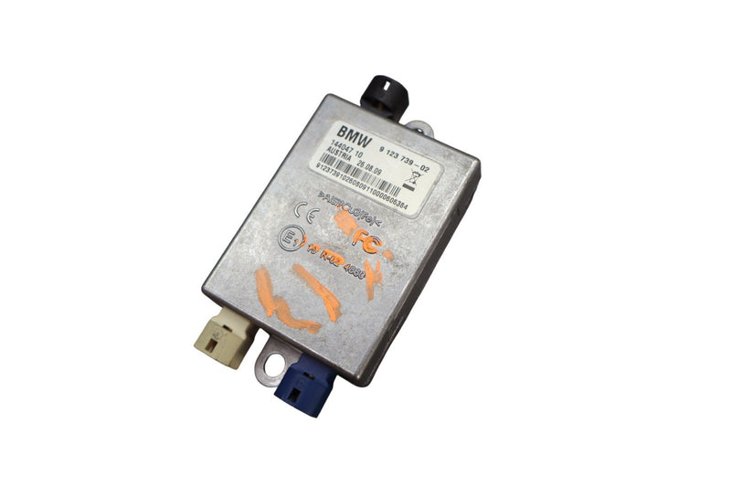Load image into Gallery viewer, 09-15 BMW F01 750i 750Li Hub Audio Interface Antenna Control Module Oem