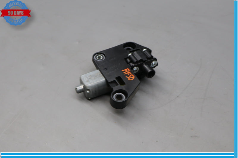Load image into Gallery viewer, 09-15 BMW 750i F01 F02 F10 Rear Right Passenger Door Window Sun Shade Motor Oem