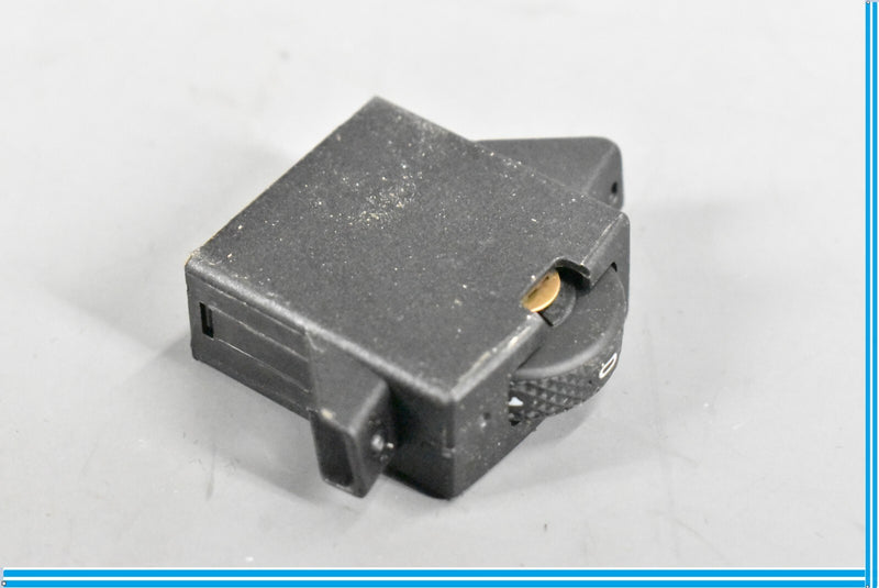 Load image into Gallery viewer, 04-13 Maserati Quattroporte M139 Front Right Heated Seat Roller Switch Oem