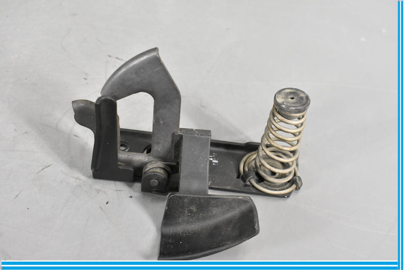 Load image into Gallery viewer, 2006 Mercedes SLK280 SLK350 R171 Front Hood Hook Latch Lock Handle Opener Oem