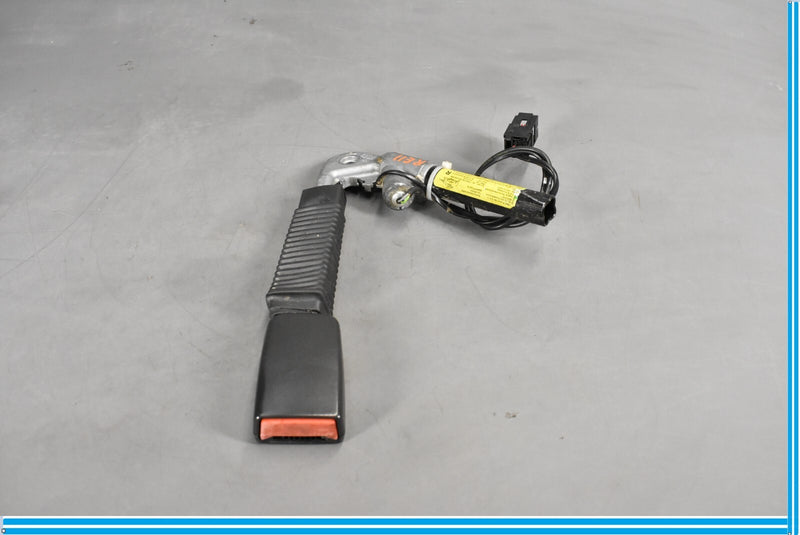 Load image into Gallery viewer, 09-11 Jaguar XF Front Right Passenger Side Seatbelt Seat Belt Buckle Oem
