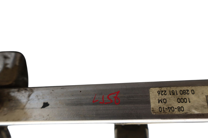 Load image into Gallery viewer, 03-19 Maserati Quattroporte M139 Left Side Fuel Injector Rail With Injector Oem