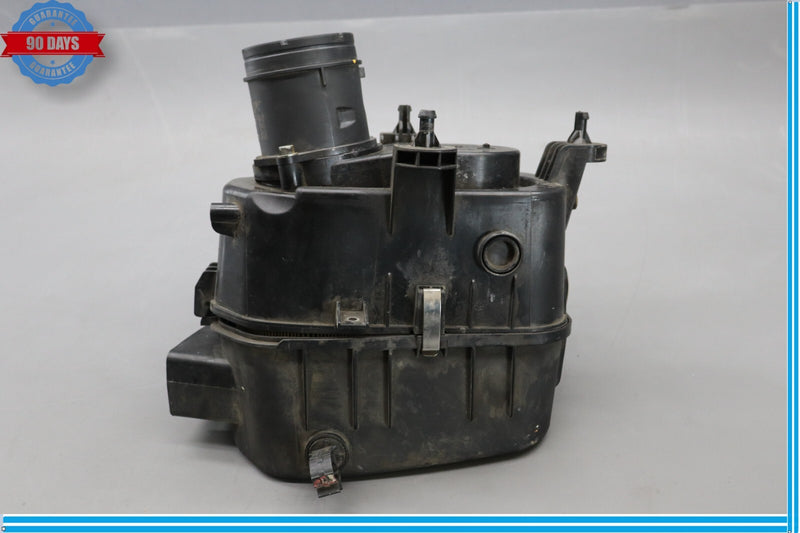 Load image into Gallery viewer, 14-18 Maserati Quattroporte Left Side Engine Air Intake Filter 670005844 Oem