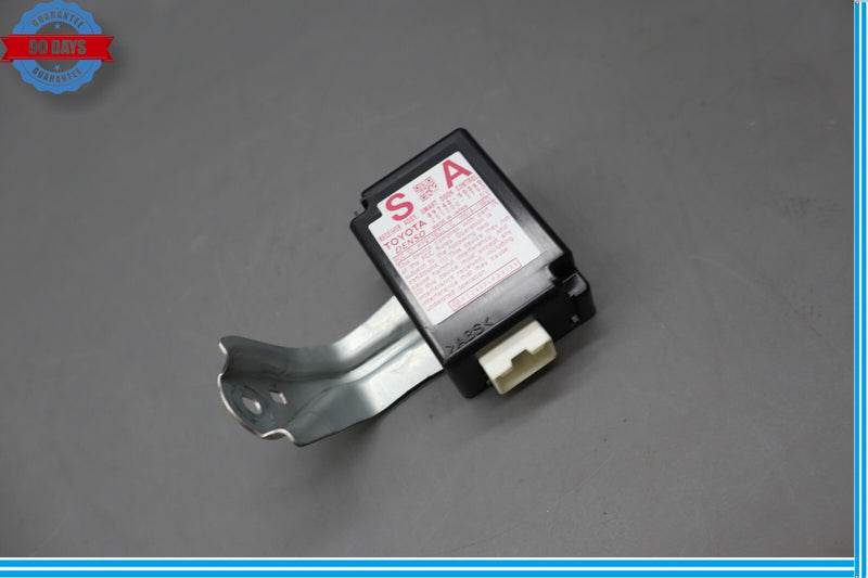 Load image into Gallery viewer, 07-12 Lexus LS460 Smart Door Control Module Receiver 89740-50060 Oem