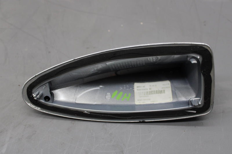 Load image into Gallery viewer, 11-16 BMW 528i 535i 550i F10 AM FM Radio Shark Fin Antenna Assembly Oem