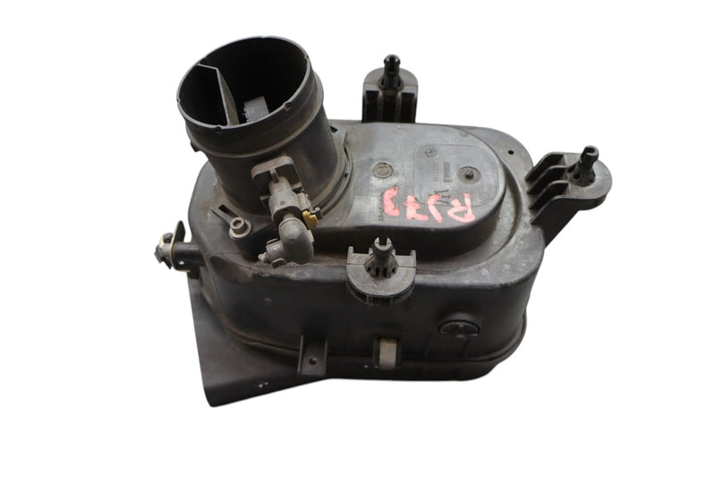 Load image into Gallery viewer, 14-17 Maserati Ghibli Right Side Engine Air Intake Filter Black 70552746 Oem