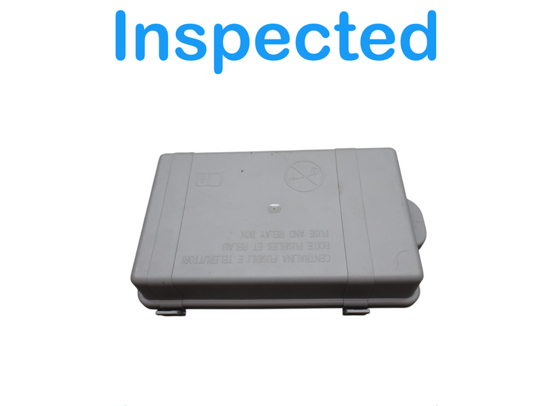 Load image into Gallery viewer, 17-23 Alfa Romeo Giulia Fuse Relay Box Fusebox Junction Block Cover Trim Oem
