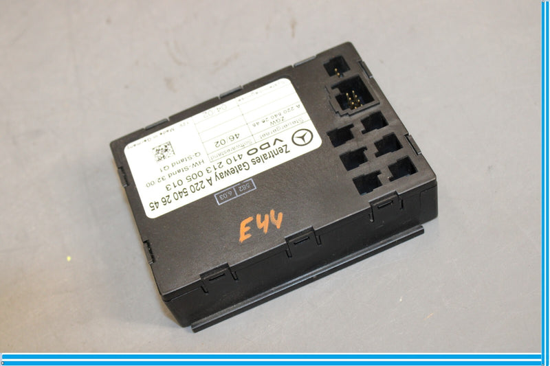 Load image into Gallery viewer, 03-06 Mercedes S500 S600 Central Gateway Control Module Unit ECU Oem