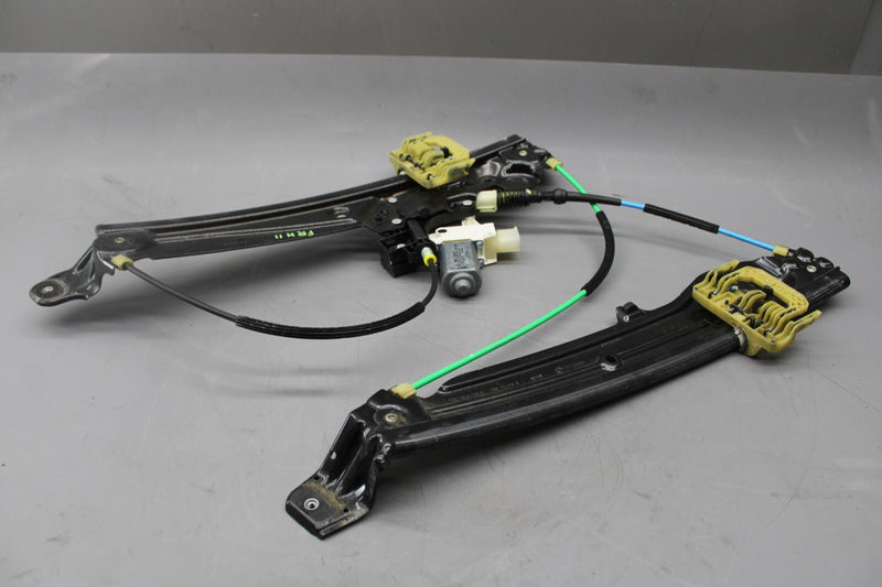 Load image into Gallery viewer, 11-16 BMW 528i 535i 550i xDrive Front Right Side Door Window Regulator Motor Oem
