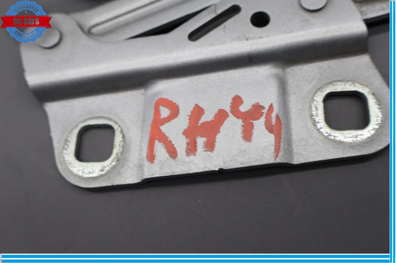 Load image into Gallery viewer, 06-13 Mercedes GL450 ML500 Front Right Side Hood Bonnet Hinge Bracket Oem