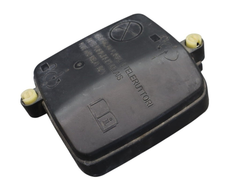 Load image into Gallery viewer, 17-20 Alfa Romeo Giulia Front Right Floor Fuse Box Lid Cover 50547168 Oem
