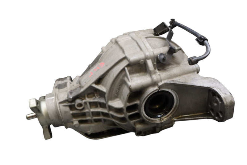 Load image into Gallery viewer, 17-21 Alfa Romeo Stelvio Rear Differential Diff Axle Carrier 55275932 Oem