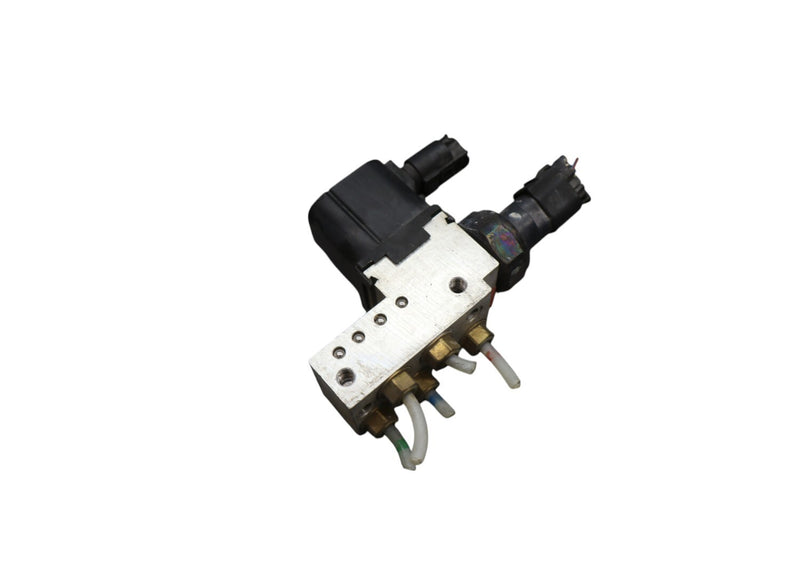 Load image into Gallery viewer, 03-11 Mercedes W219 CLS500 E350 Air Airmatic Suspension Valve Block Oem