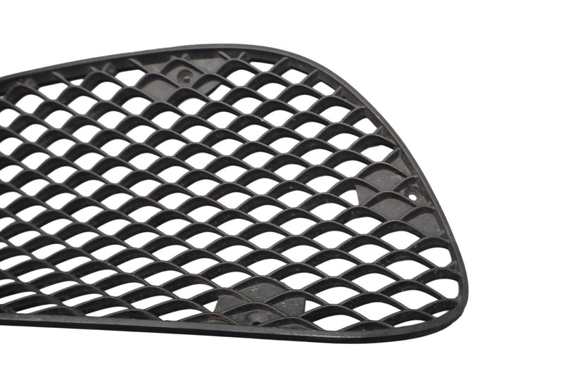 Load image into Gallery viewer, 14-16 Mercedes W212 E350 E550 Front Right Side Bumper Mesh Grille Grill Oem