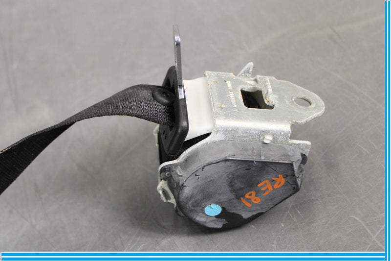 Load image into Gallery viewer, 07-13 BMW X5 E70 Front Right Passenger Side Seatbelt Seat Belt Retractor Oem
