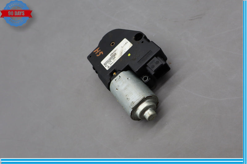Load image into Gallery viewer, 03-13 Maserati Quattroporte M139 Upper Sunroof Moon Roof Motor Oem