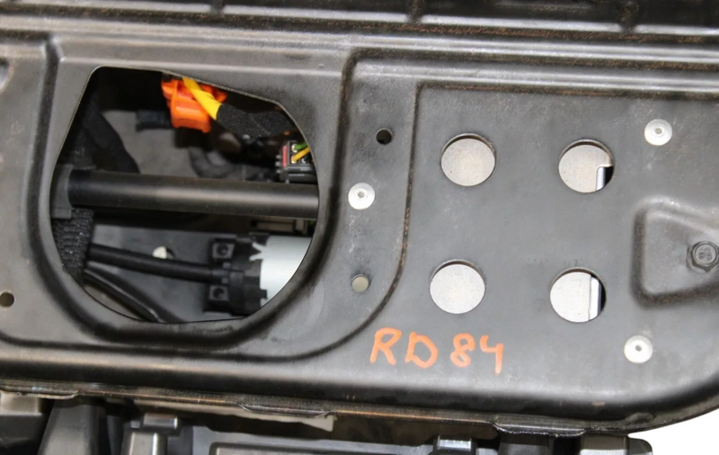 Load image into Gallery viewer, 14-17 Maserati Quattroporte Front Right Side Seat Lower Frame Rail 673000230 Oem