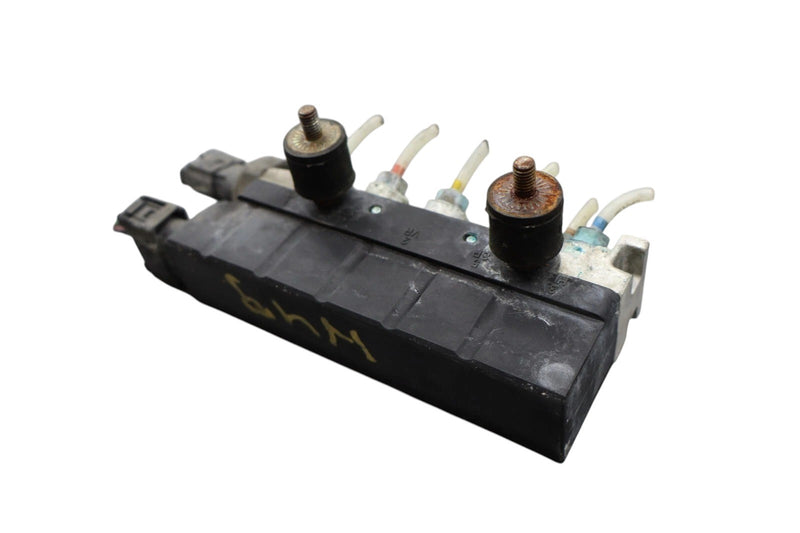 Load image into Gallery viewer, 00-06 Mercedes W220 S350 S430 Airmatic Air Suspension Valve Block 2203200258 Oem