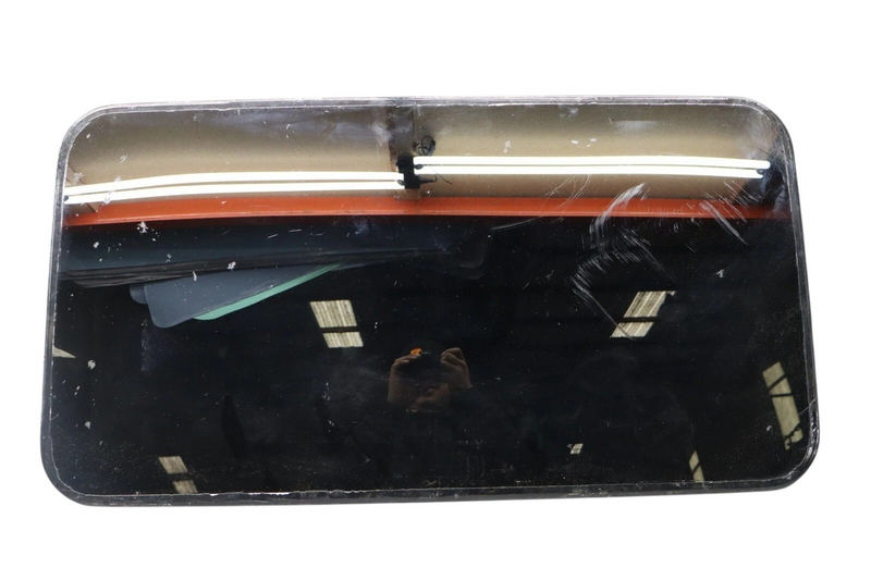 Load image into Gallery viewer, 14-22 Maserati Ghibli Sun Roof SunRoof Moon Roof Glass Panel 6117075D Oem