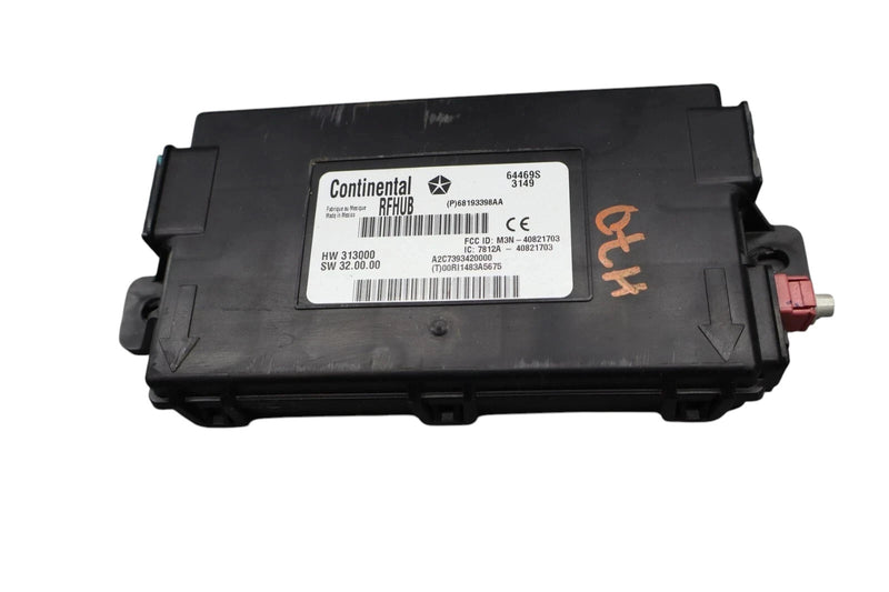 Load image into Gallery viewer, 14-17 Maserati Quattroporte M156 Keyless Entry RF Hub Control Module Unit OEM